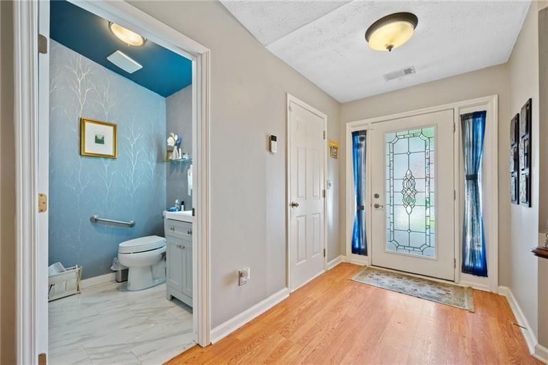 436 Suwanee East Drive, Lawrenceville, Georgia image 6