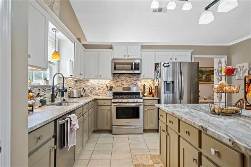 436 Suwanee East Drive, Lawrenceville, Georgia image 7