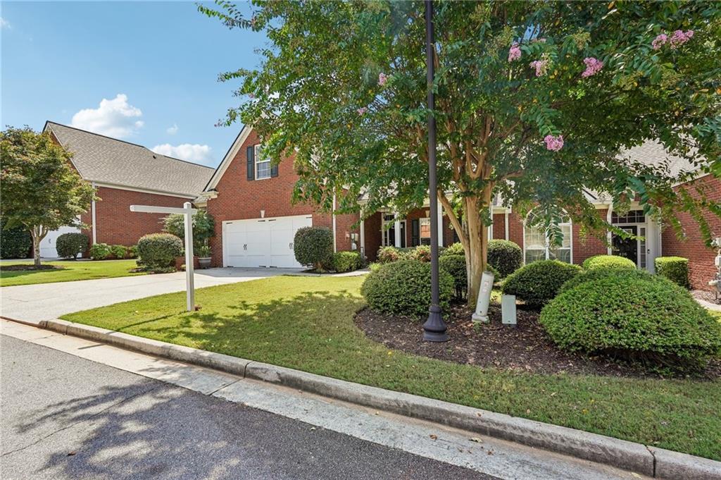 428 Brookes Walk