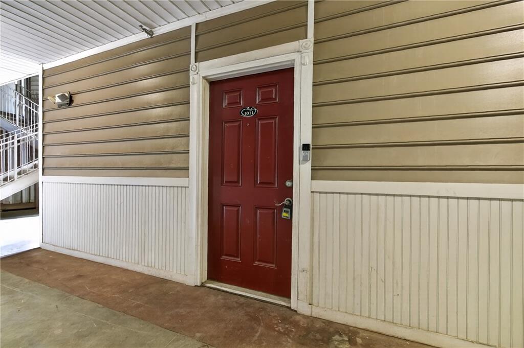2700 Pine Tree Road NE 1011