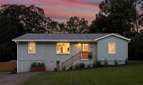 Photo of 1042 Oakdale Drive SE, Smyrna, GA 30080 (MLS # 7653067)