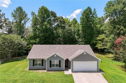 Homes For Sale - 3807 Chase Drive<br/> Gainesville, GA 30507
