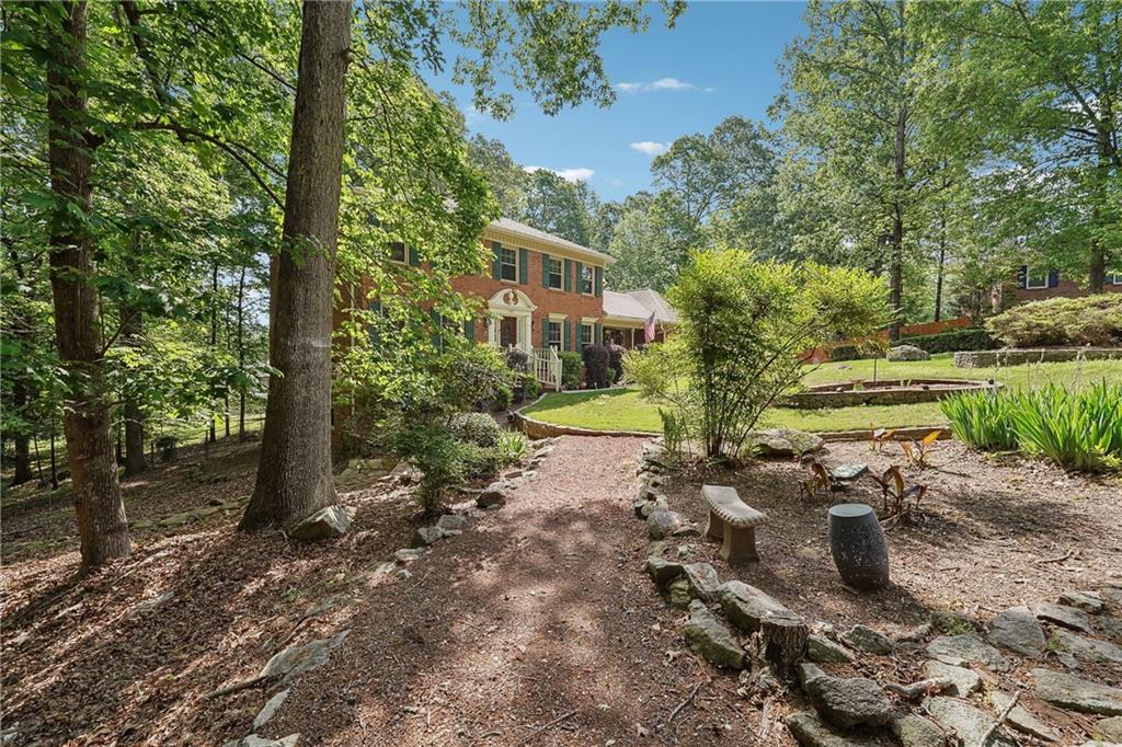 5027 Castlewood Drive, Lilburn, Georgia image 30
