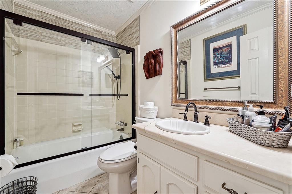 5027 Castlewood Drive, Lilburn, Georgia image 16