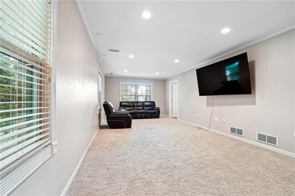 5027 Castlewood Drive, Lilburn, Georgia image 25