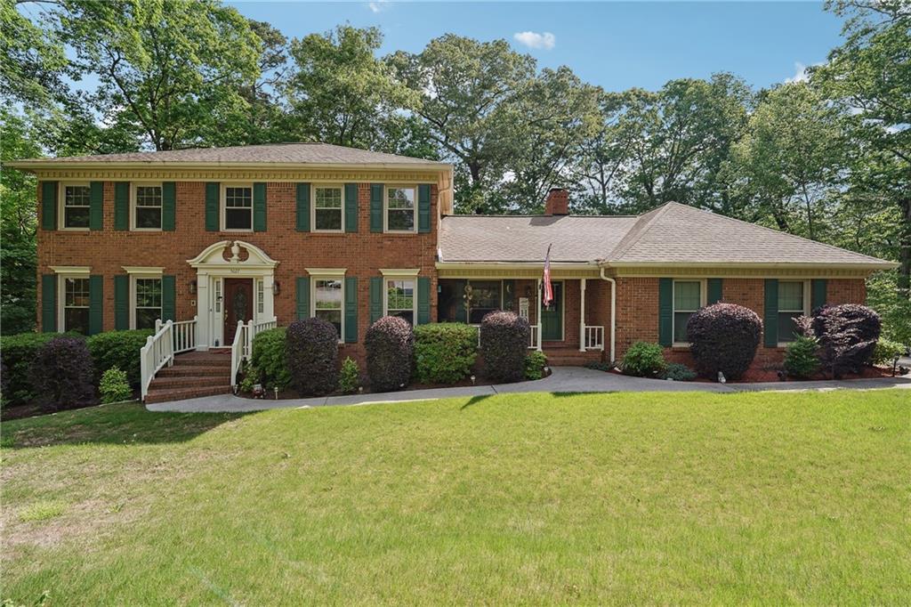 5027 Castlewood Drive, Lilburn, Georgia image 1