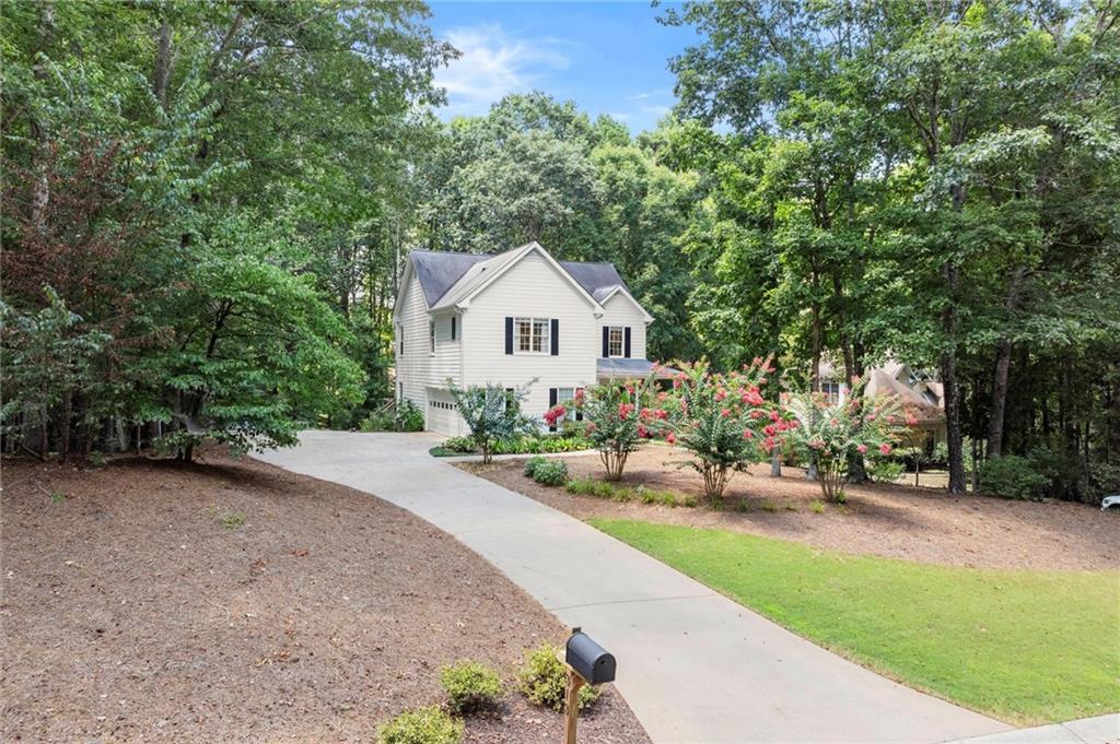 313 Thorntree Lane