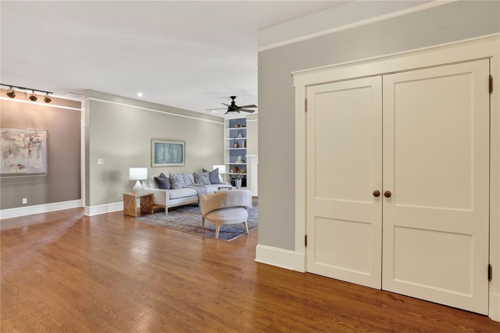 754 Juniper Street NE 11