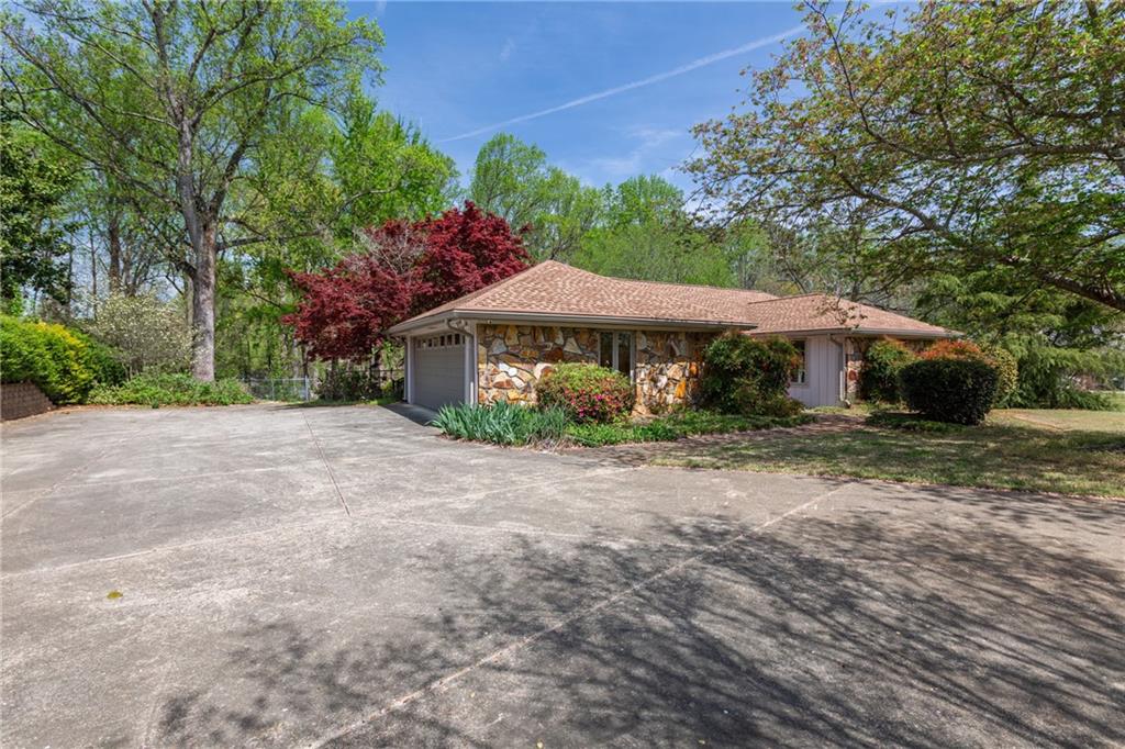 660 Hembree Road, Roswell, Georgia image 8