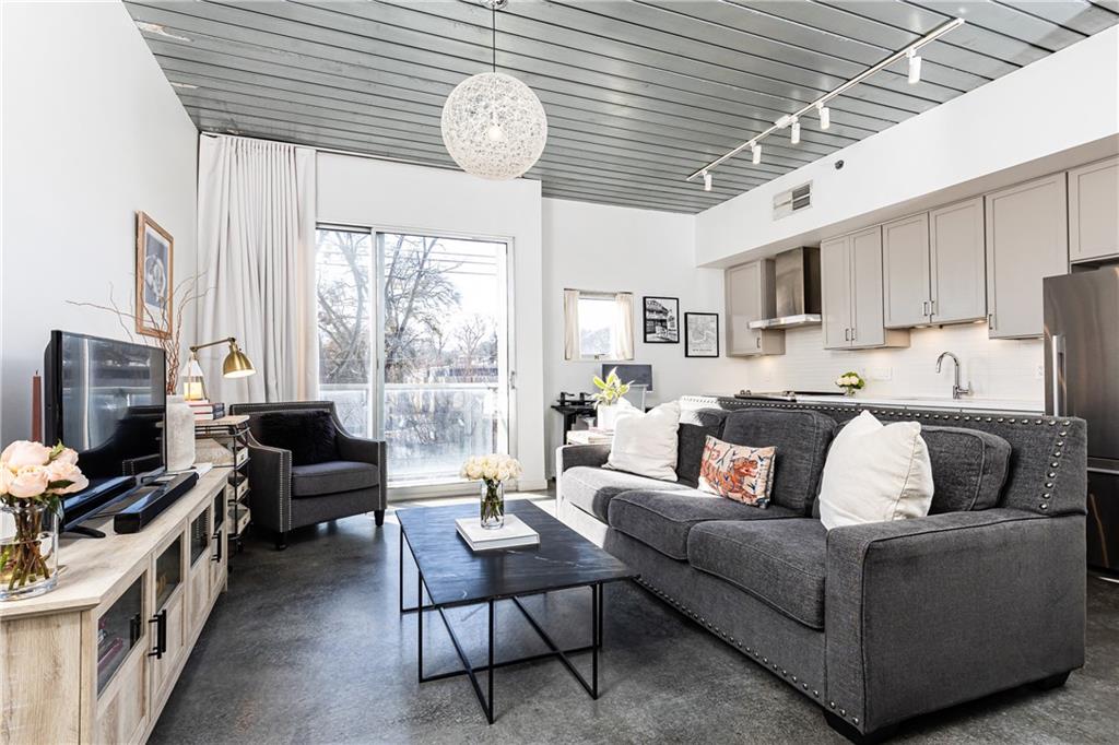 620 Glen Iris Drive NE 318