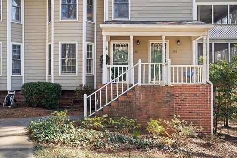 Photo of 1411 Oakridge Circle, Decatur, GA 30033 (MLS # 7725049)