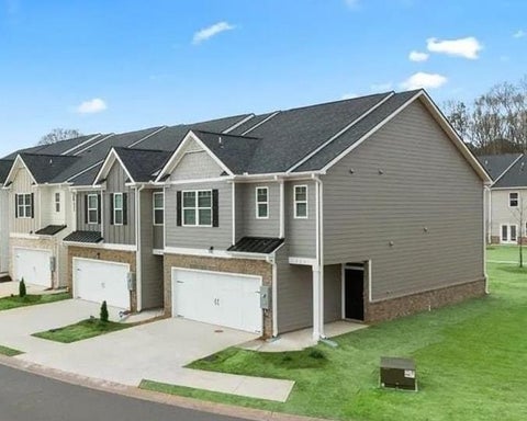 Townhouse For Sale - 103 Hampton Circle<br/> Mcdonough, GA 30253