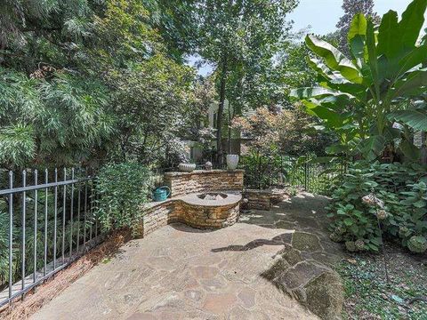 A home in Powder Springs