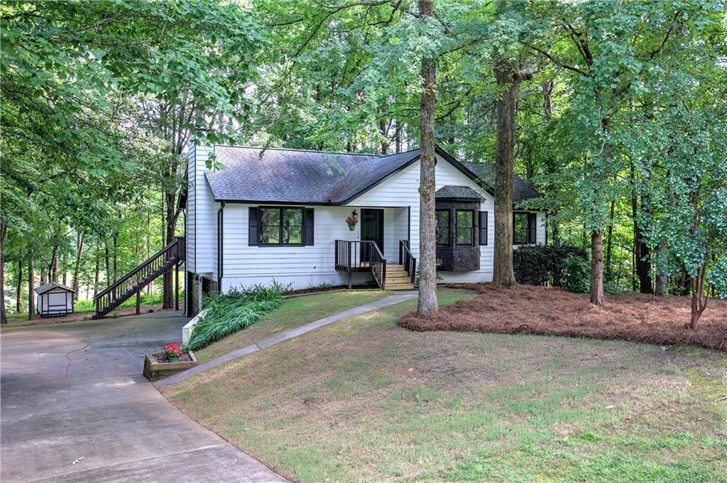 17 W Ridge Drive SE