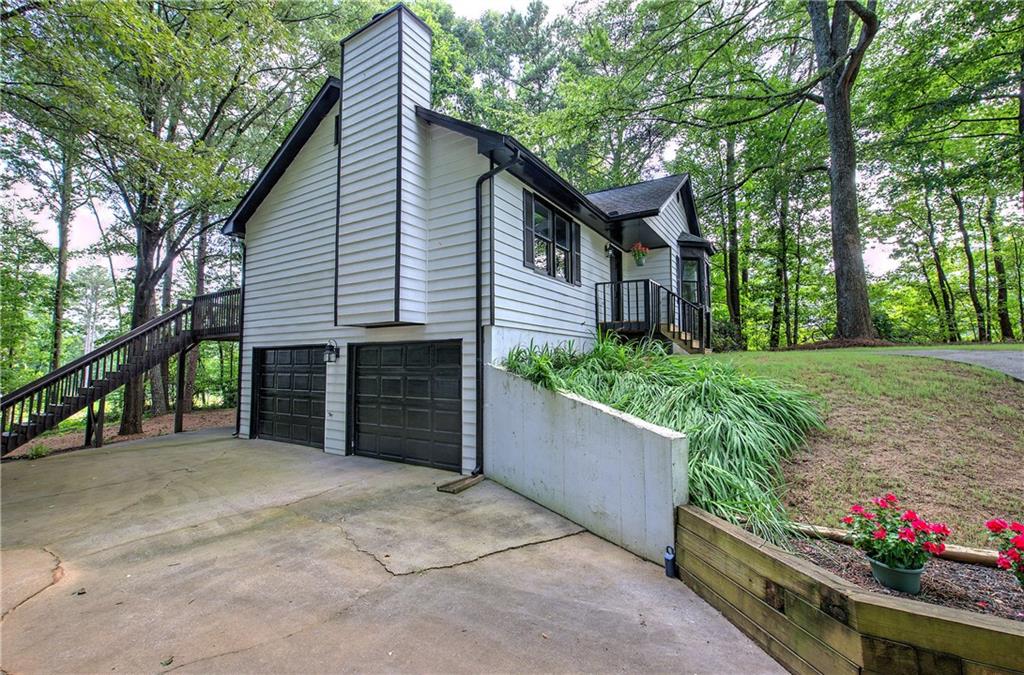 17 W Ridge Drive SE