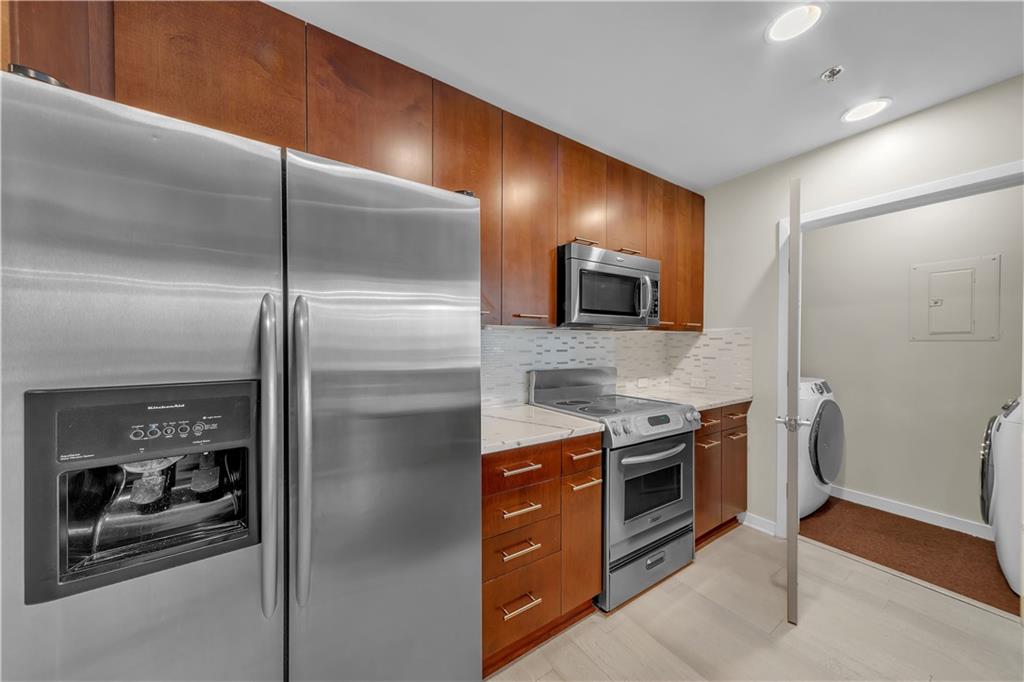 3324 Peachtree Road NE 1401