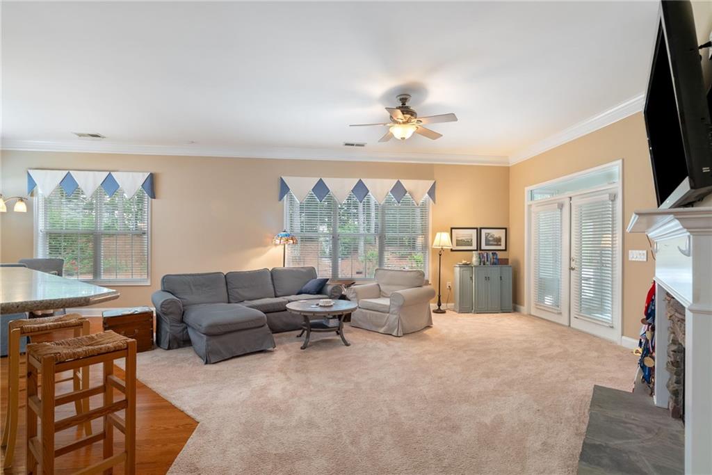 6355 Marlow Drive, Cumming, Georgia image 9