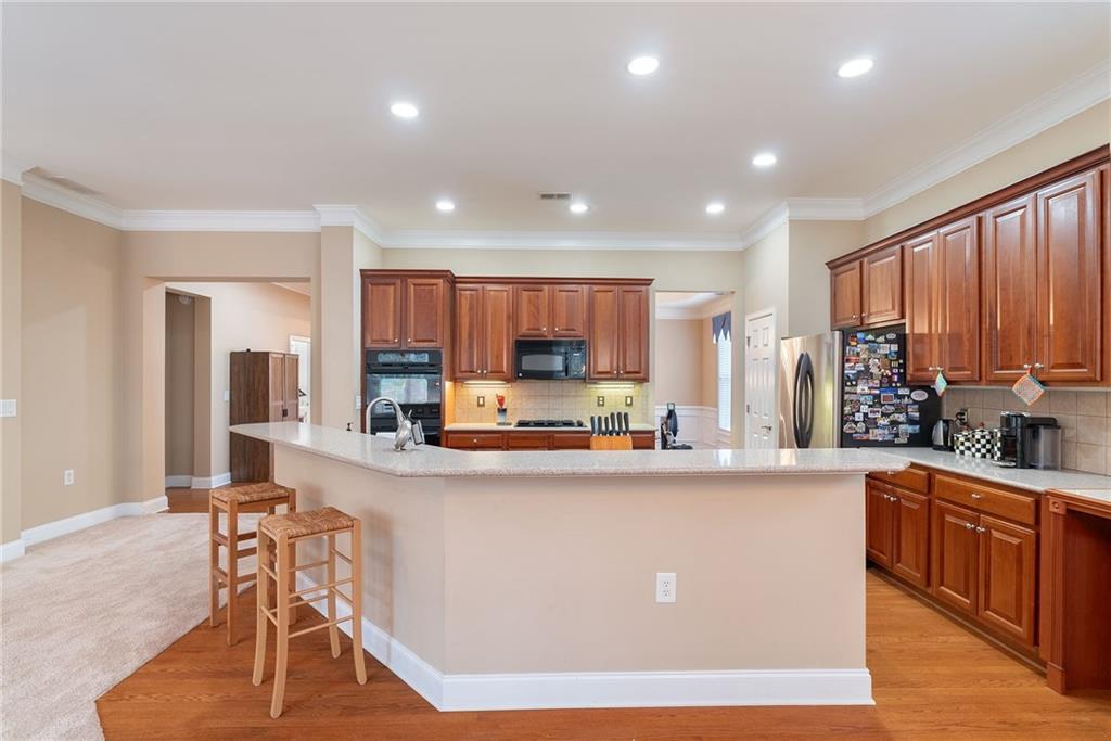 6355 Marlow Drive, Cumming, Georgia image 12