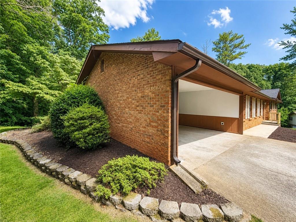 177 Northwind Court SW