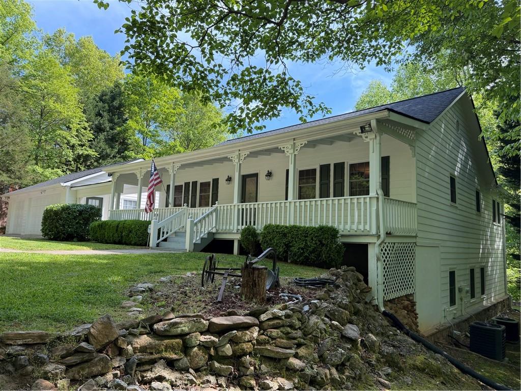 534 Soque Trail