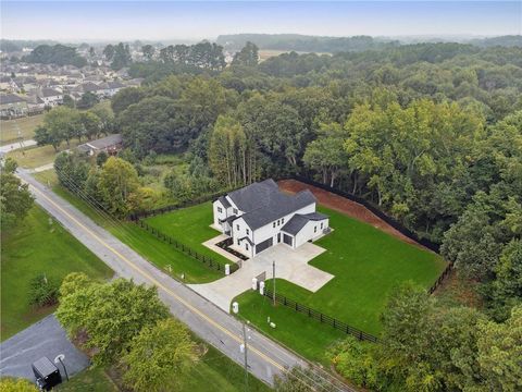 A home in Dacula