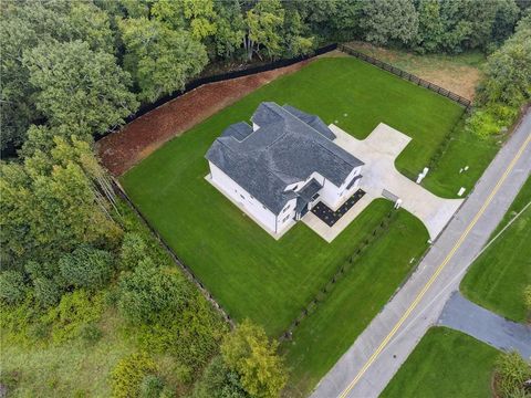 A home in Dacula