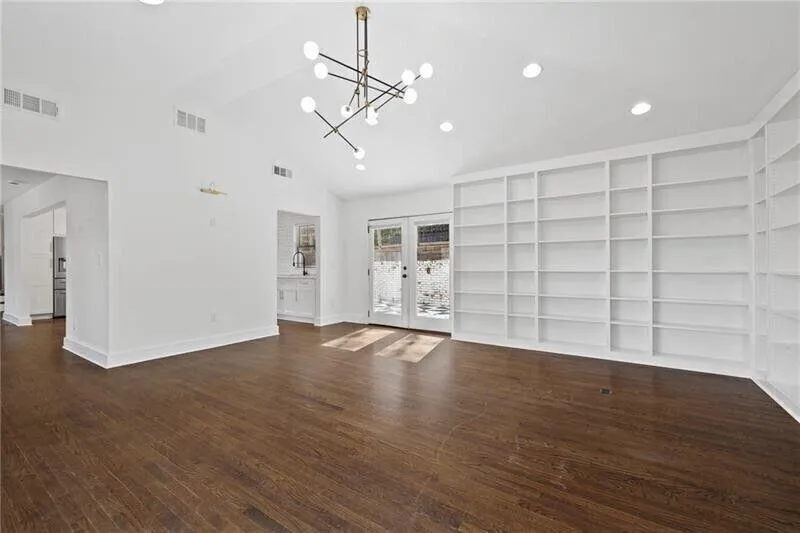 Atlanta, Georgia 30329, United States, 4 Bedrooms Bedrooms, ,3 BathroomsBathrooms,Residential,Active,138218