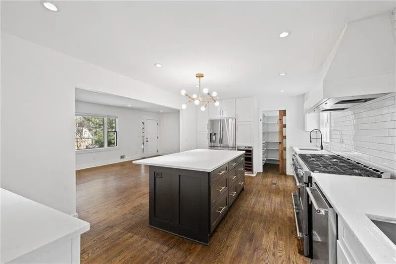 Atlanta, Georgia 30329, United States, 4 Bedrooms Bedrooms, ,3 BathroomsBathrooms,Residential,Active,138218