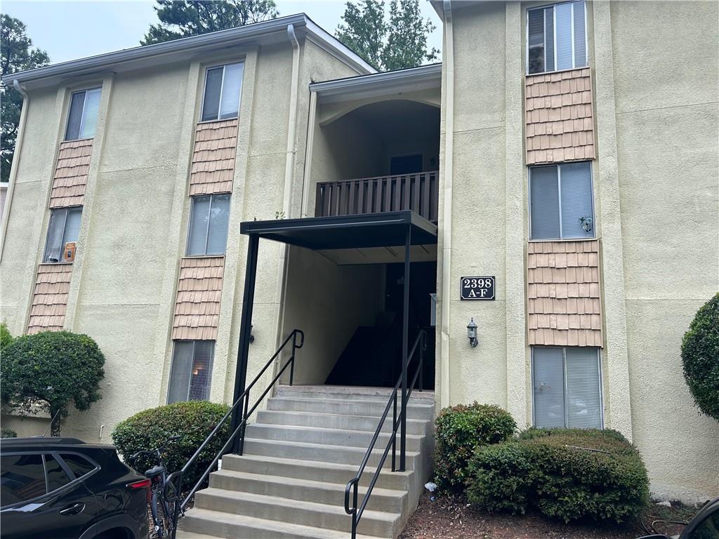 Condo ready to rent, or move right in! This home was very recently rented for $1500 per month. HOA fee includes water, pool, landscaping, exteriors, and is at $310 per month. Everything is in working order, new water heater, microwave. Norgate Manor HOA allows rentals of any unit. Or fix and flip, as recent sales of similar unit over $170k! Only needs new paint and flooring. Not FHA approved property.