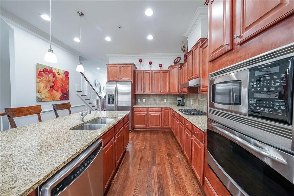402 River Vista Drive, Atlanta, Georgia image 13