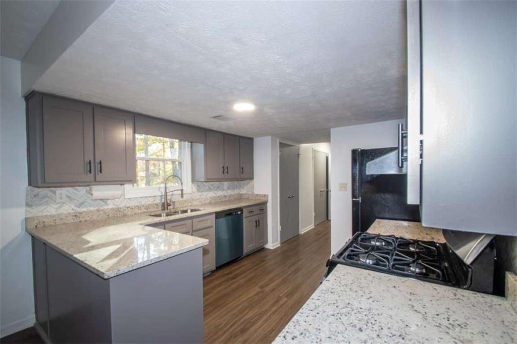 7156 Whitfield Drive, Riverdale, Georgia image 9