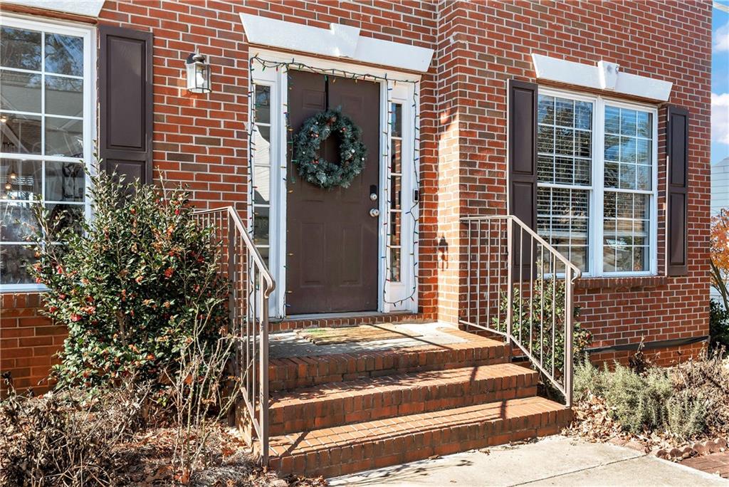 1115 Lake Lucerne Road SW