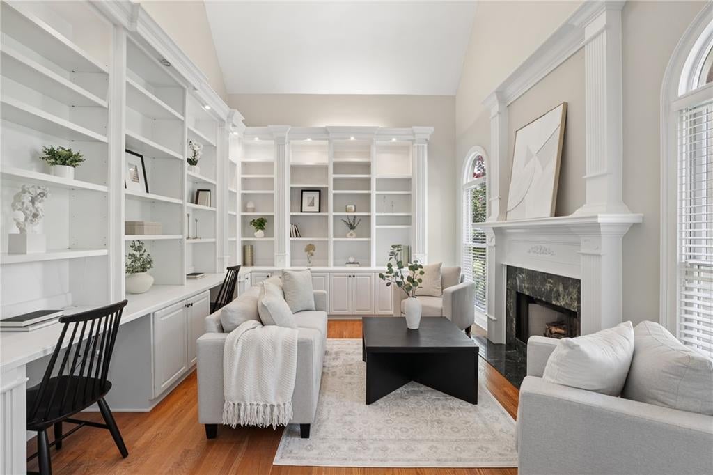 12135 Helleri Hollow