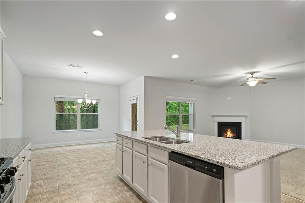 61 Castlemoor Loop, Adairsville, Georgia image 3