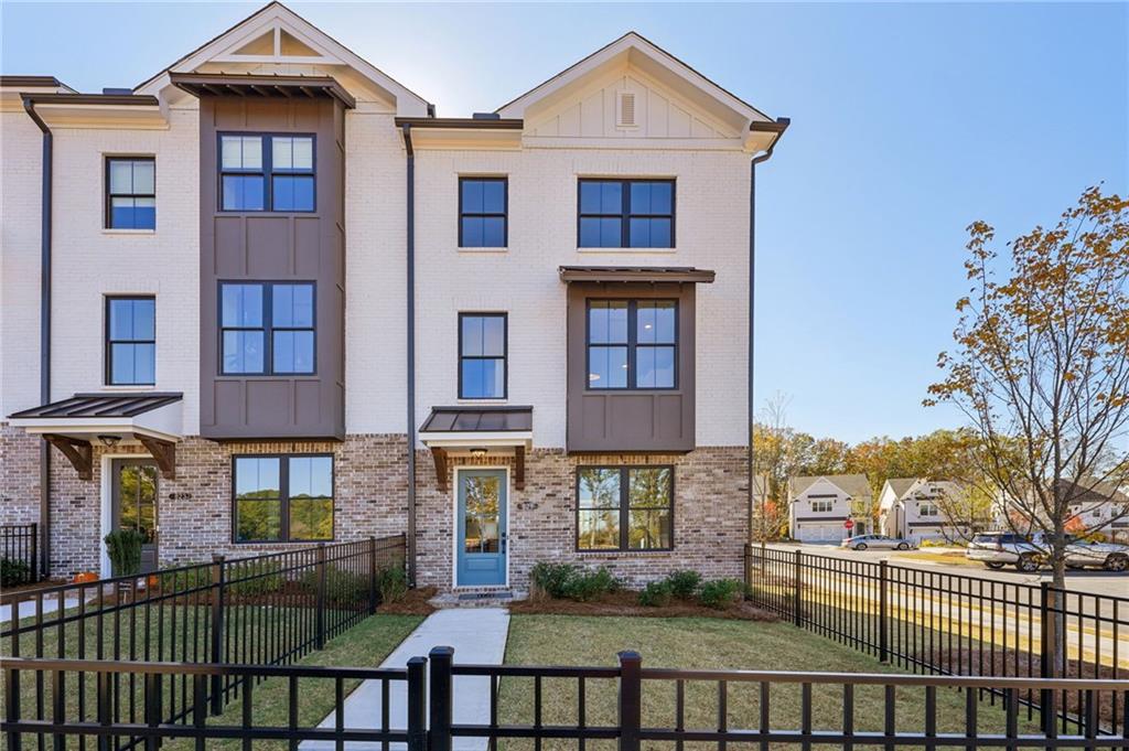 621 Silva Street 124