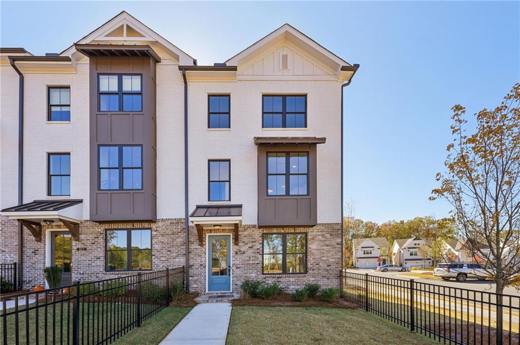 621 Silva Street 124