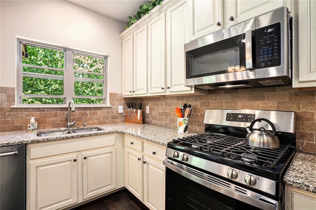 6140 Stillwood Lane, Cumming, Georgia image 6