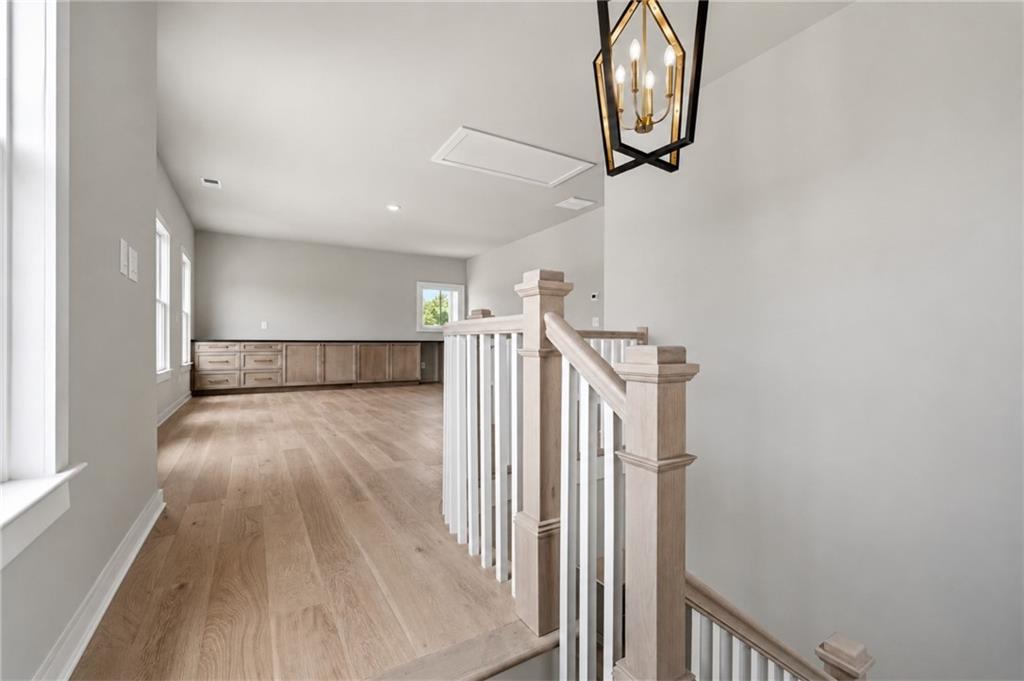1033 Crossroad Trail