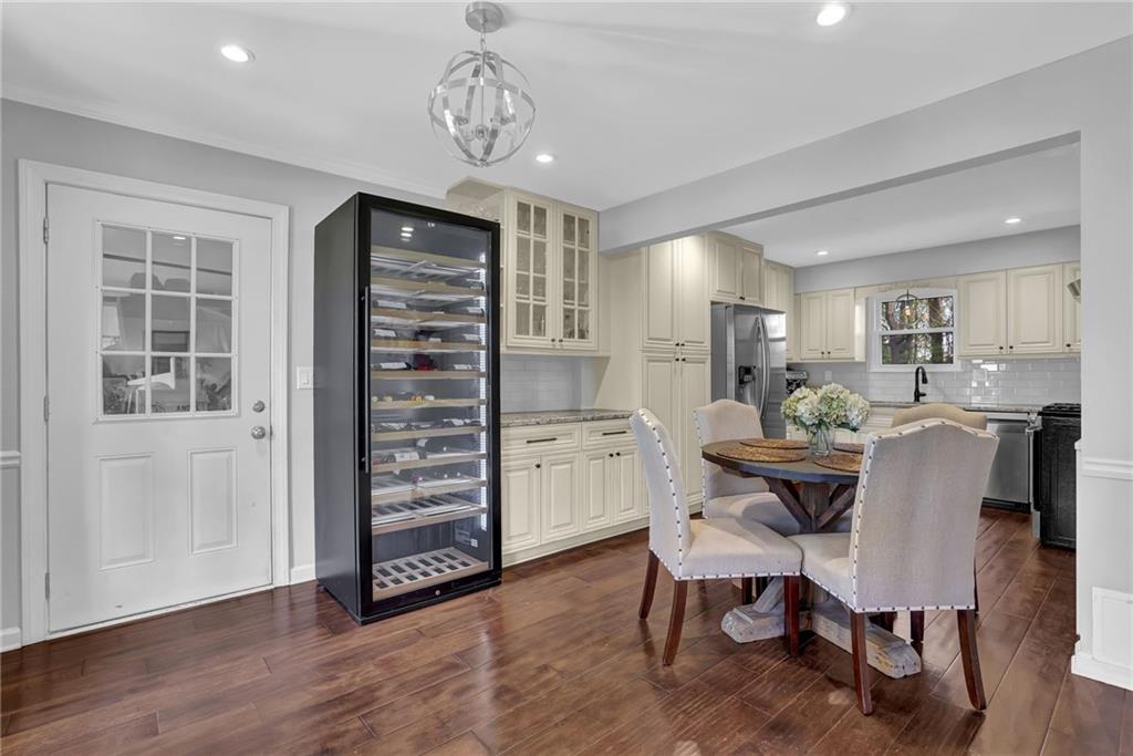 925 Crab Orchard Drive, Roswell, Georgia image 6
