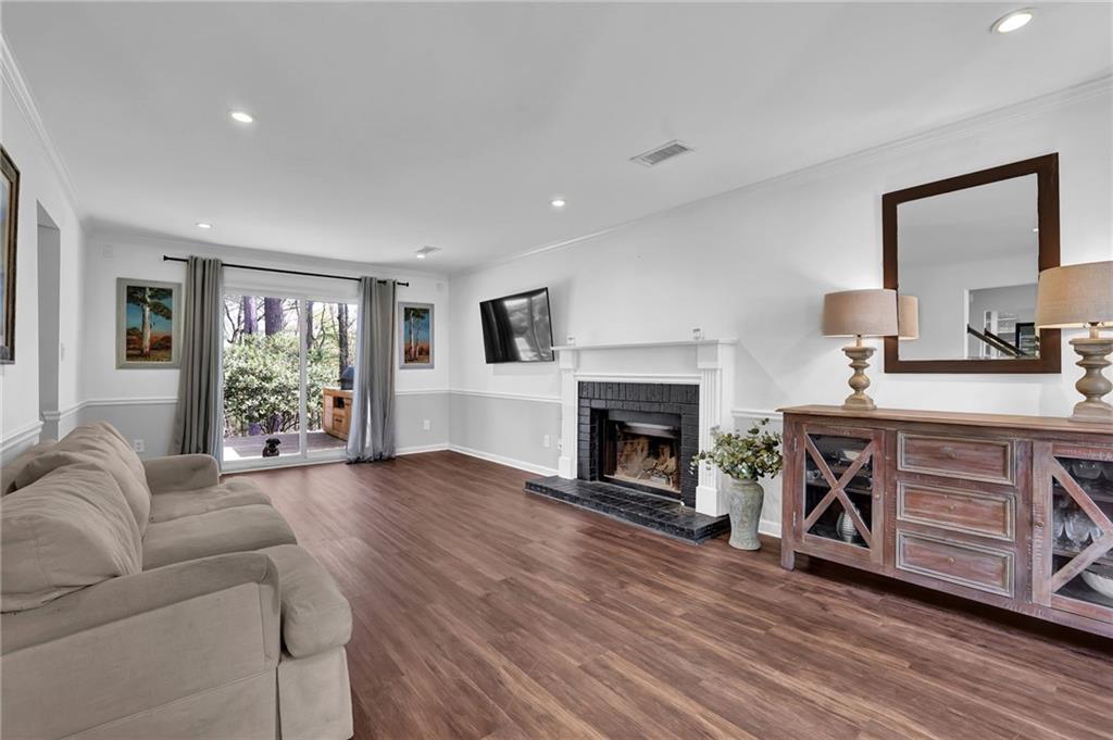 925 Crab Orchard Drive, Roswell, Georgia image 29