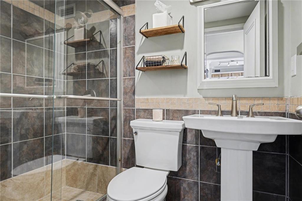 620 Peachtree Street NE 908