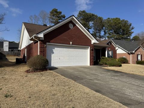 A home in Dacula