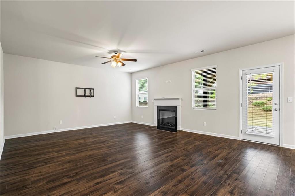3573 Stonebranch Lane, Loganville, Georgia image 10