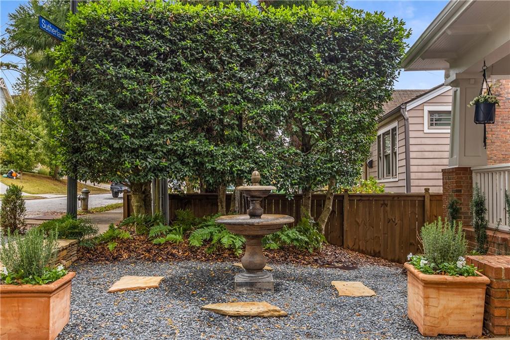 280 Sutherland Place NE