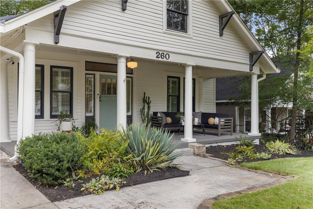 260 Mathews Avenue NE