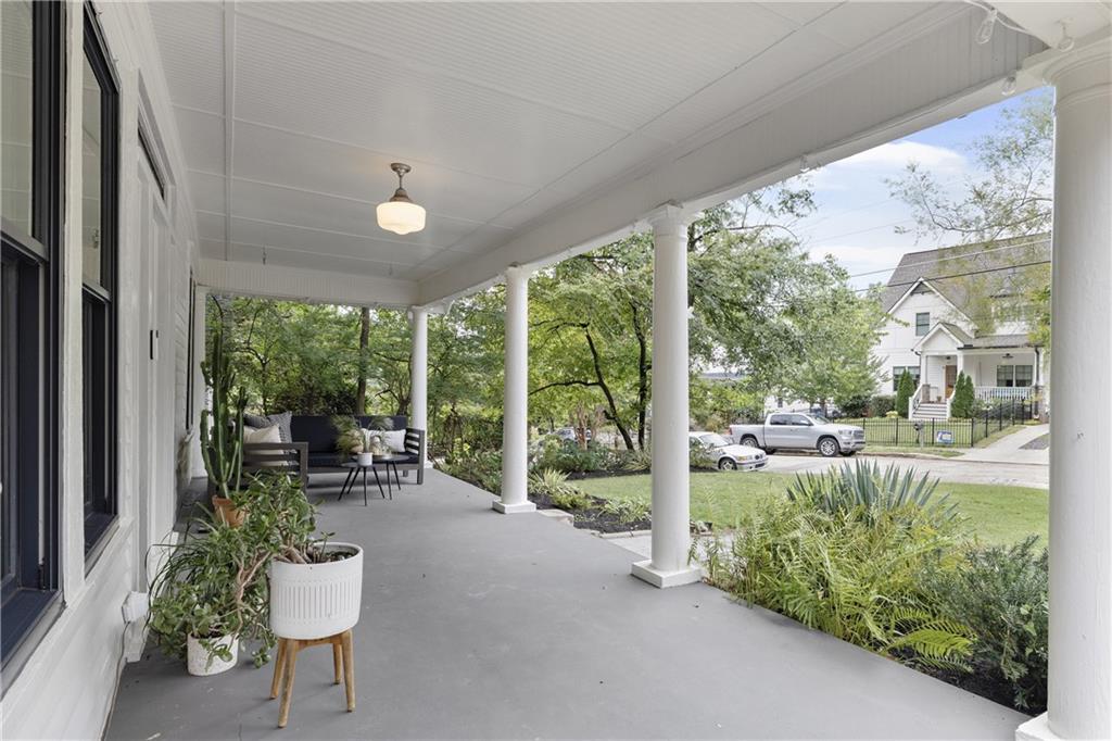 260 Mathews Avenue NE