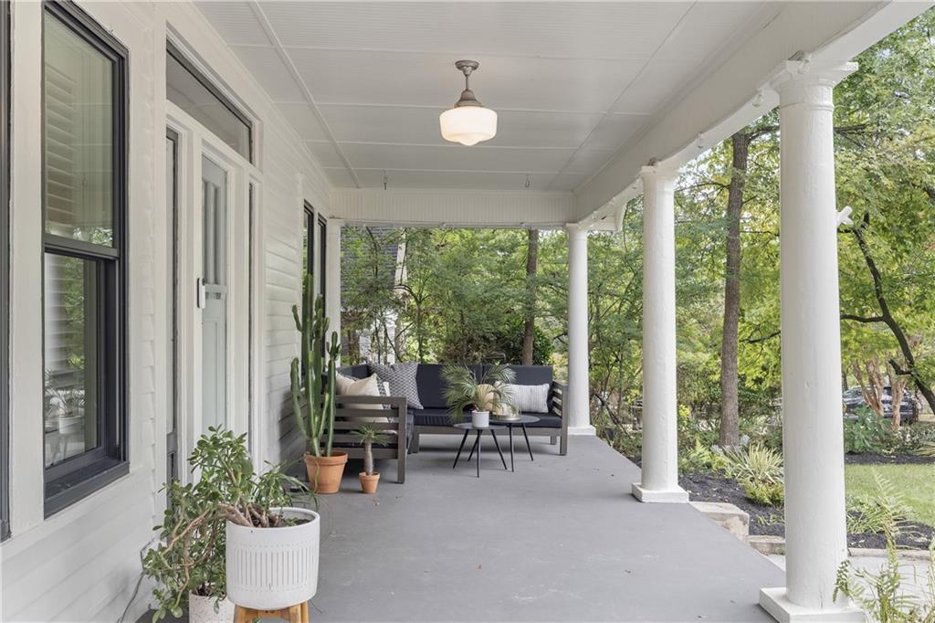 260 Mathews Avenue NE