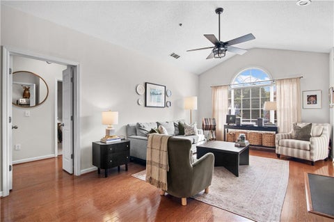 Condo For Sale - 1209 Vinings Forest Lane #12<br/> Smyrna, GA 30080