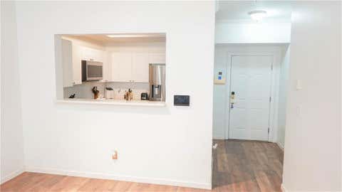 Condo For Sale - 3275 NE Lenox Road #107<br/> Atlanta, GA 30324