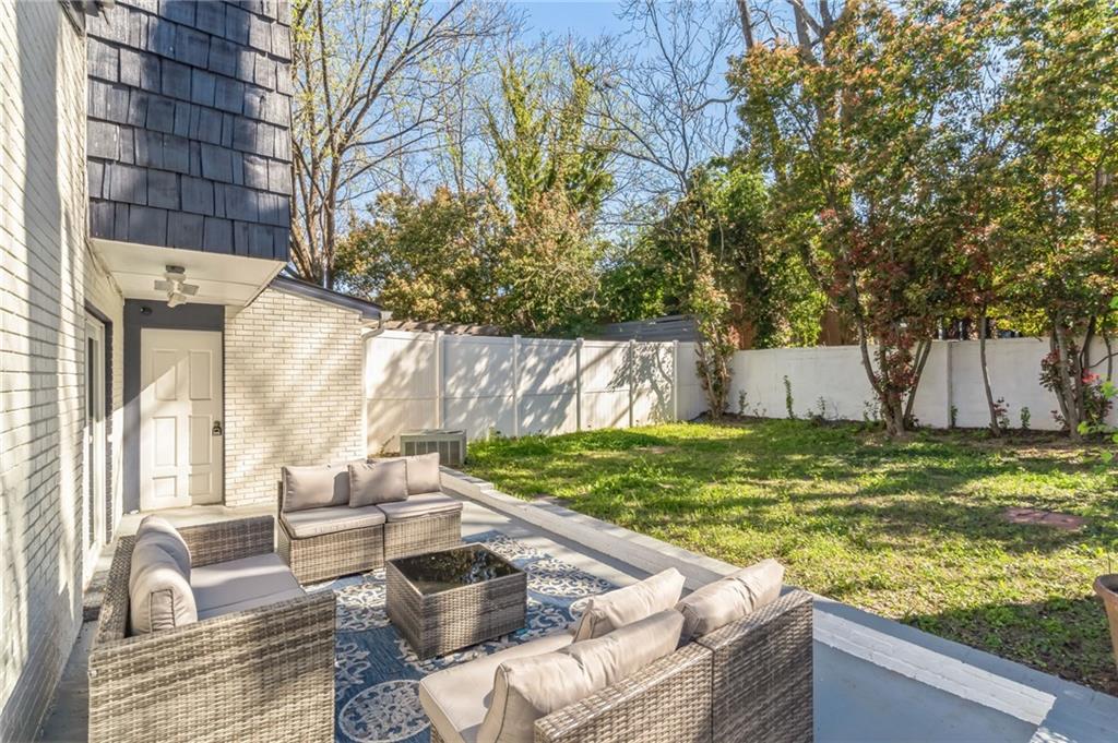 549 NE Parkway Drive, Atlanta, Georgia image 17